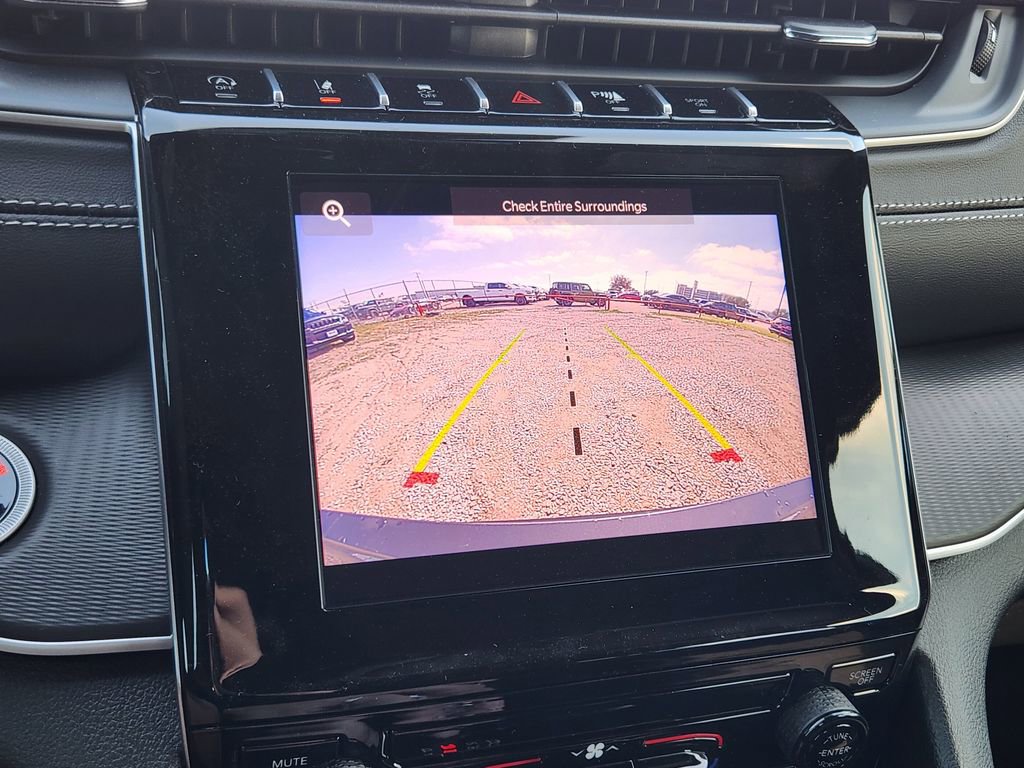 New 2026 Jeep Grand Cherokee L Laredo image 13