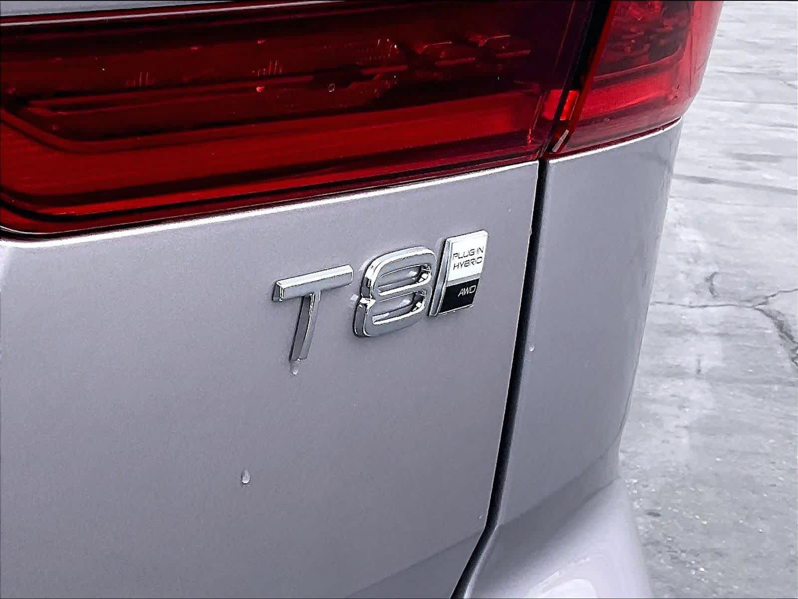 New 2026 Volvo XC60 T8 Plus w/ Climate Package PRO AWD/4WD image 26