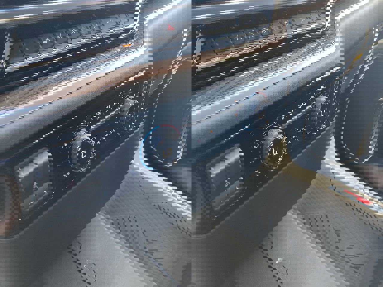 New 2024 Chevrolet Silverado 1500 LT w/ Z71 Off-Road Package image 29