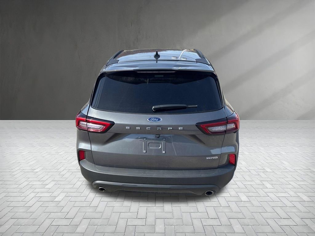 Used 2025 Ford Escape ST-Line w/ Cold Weather Package image 5