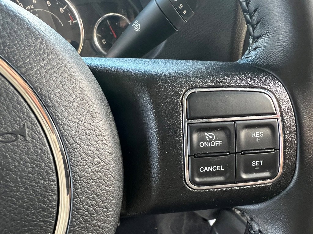 Used 2017 Jeep Wrangler Unlimited Sahara w/ Connectivity Group image 12