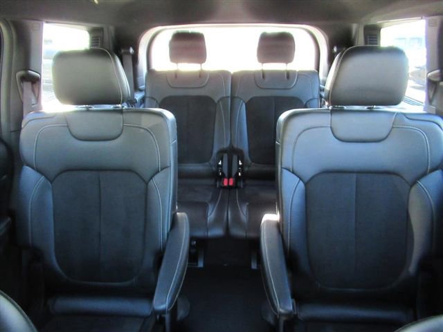 Certified 2022 Jeep Grand Cherokee L Laredo AWD/4WD image 27