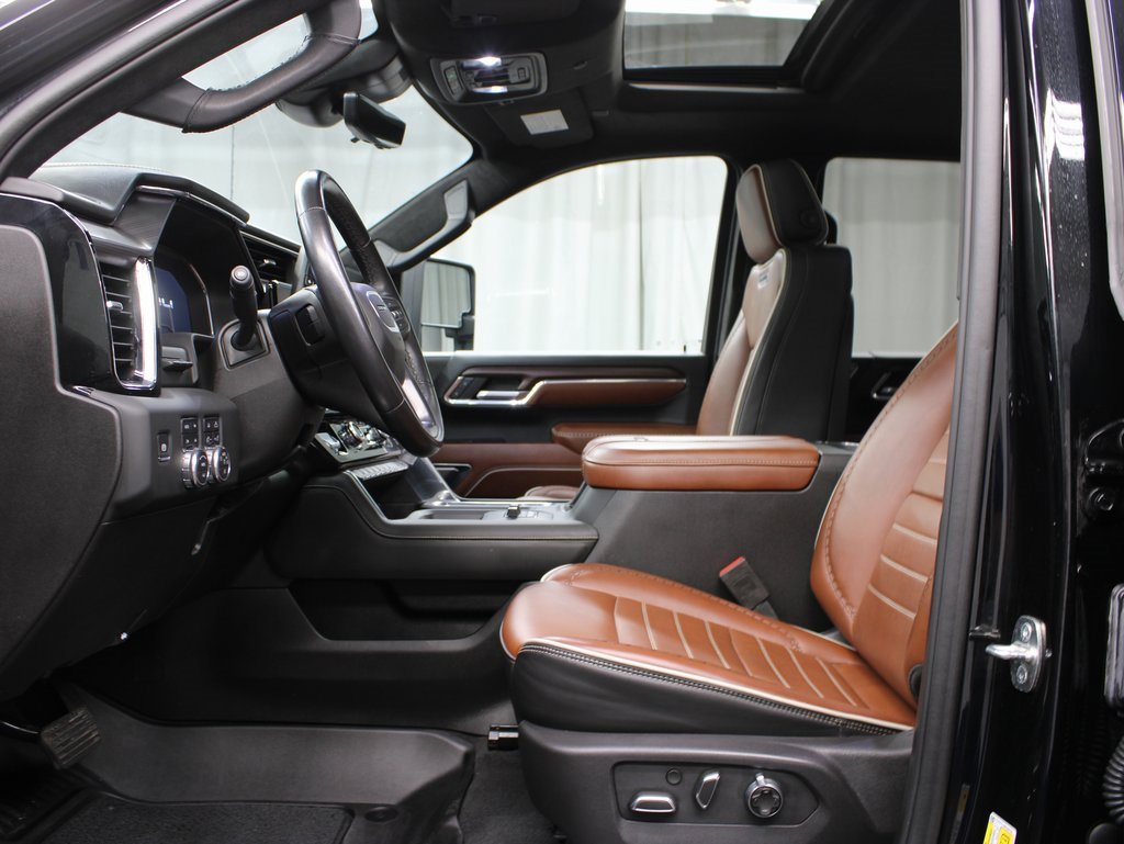Used 2024 GMC Sierra 2500 Denali Ultimate w/ Max Trailering Package image 9