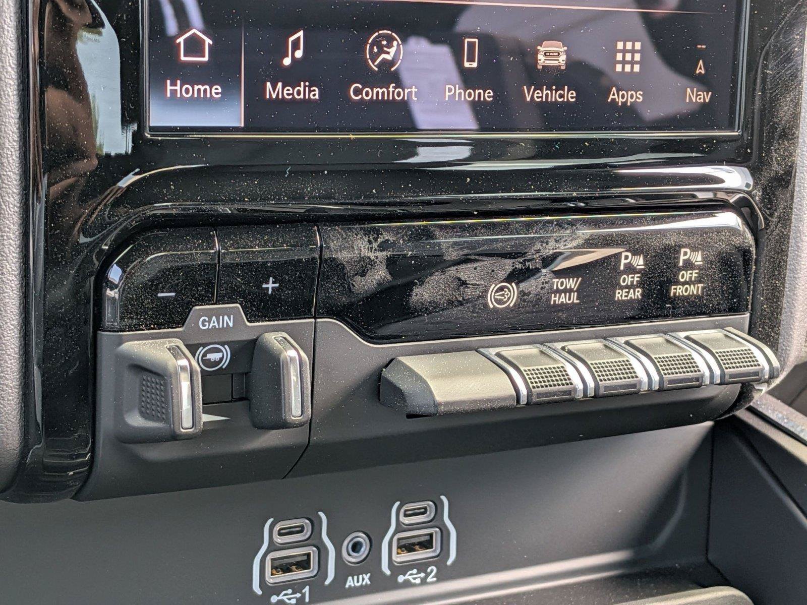 New 2026 RAM 2500 Big Horn AWD/4WD image 23