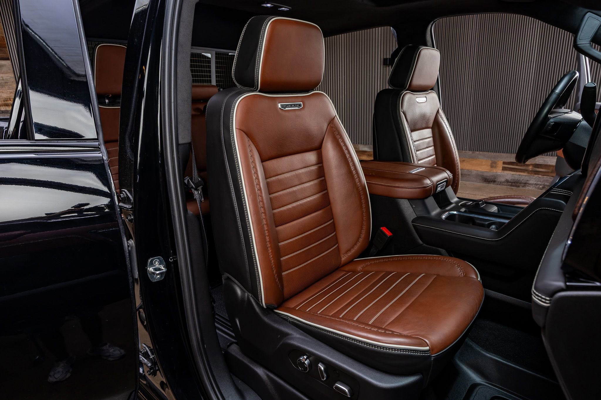 Used 2024 GMC Sierra 2500 Denali Ultimate image 29