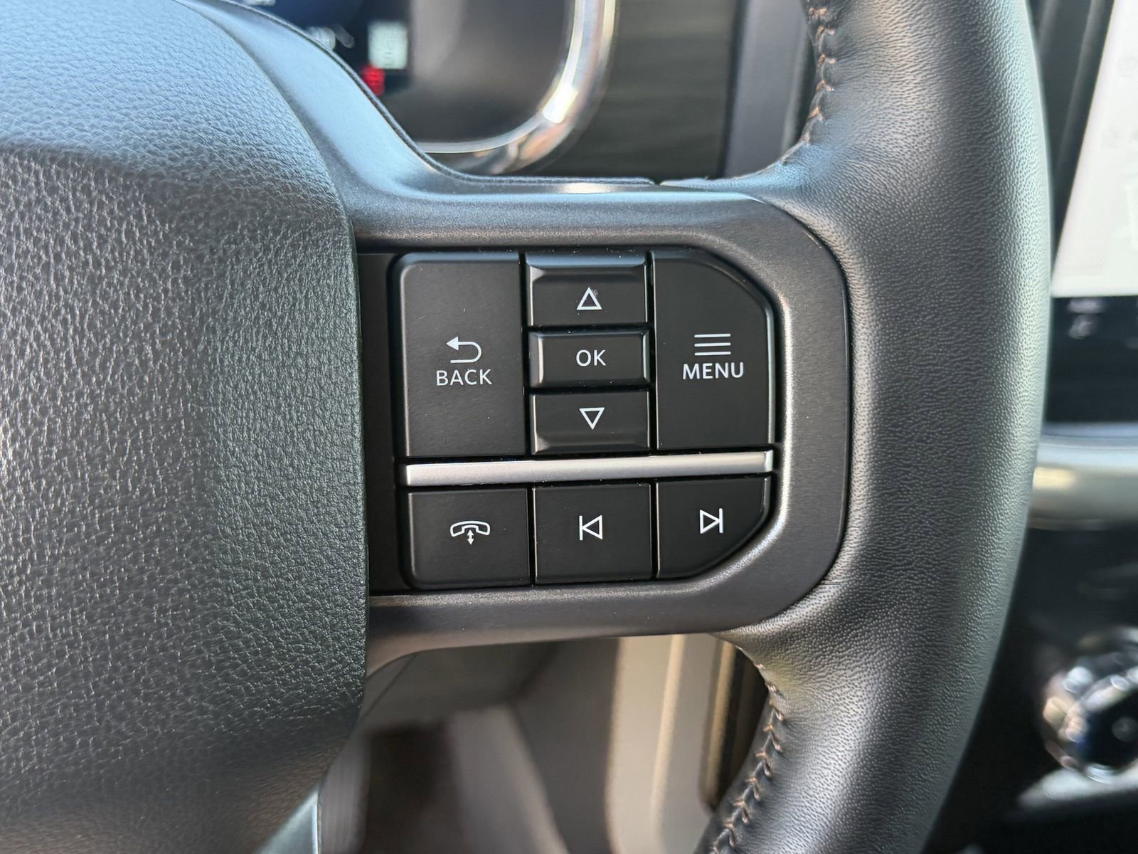 Used 2024 Ford F150 Lariat w/ FX4 Off-Road Package image 15