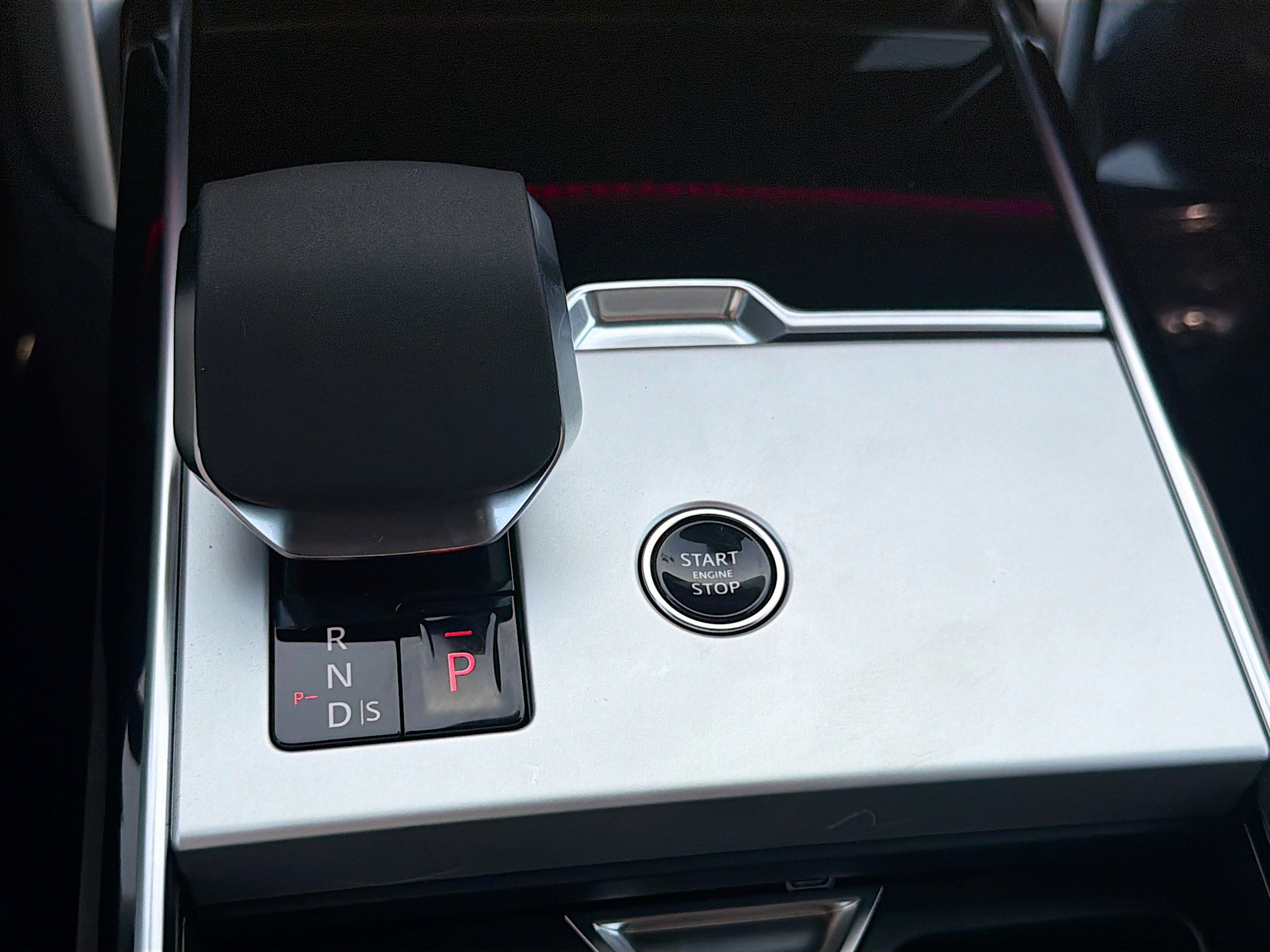 New 2026 Land Rover Range Rover Autobiography AWD/4WD image 28