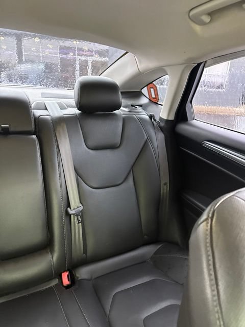 Used 2016 Ford Fusion Titanium FWD image 25