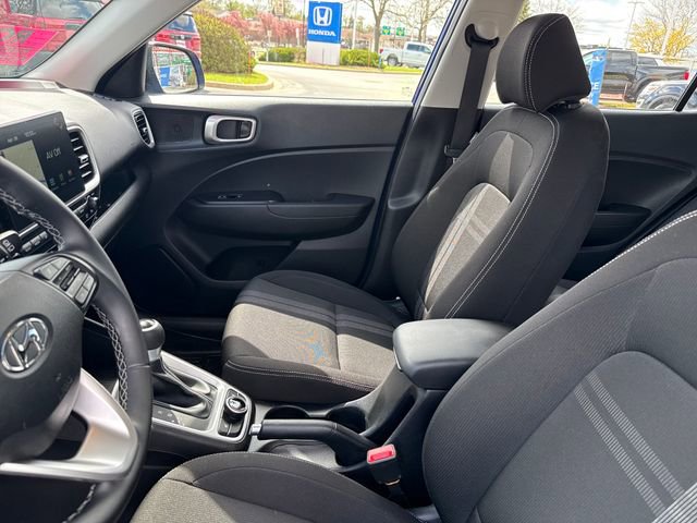 Used 2020 Hyundai Venue SEL w/ Convenience + Premium Package FWD image 13