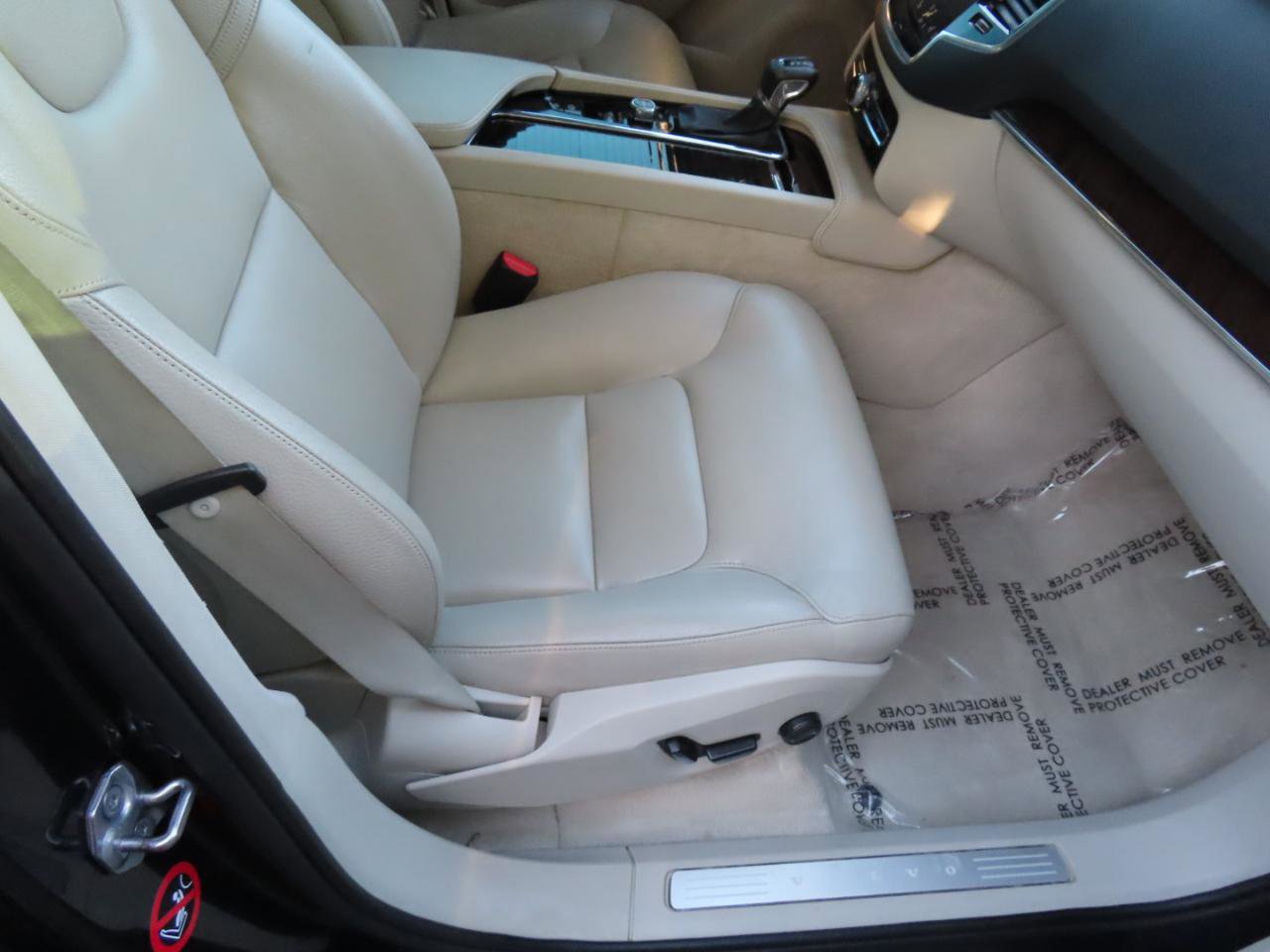 Used 2016 Volvo XC90 T6 Momentum AWD/4WD image 20