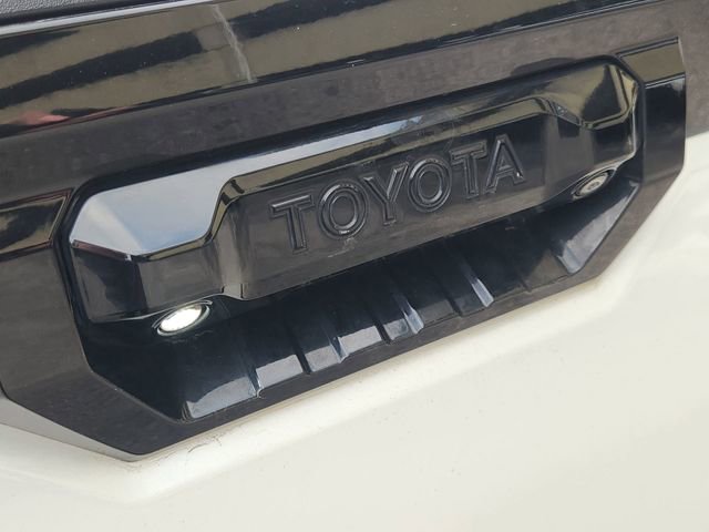 Used 2022 Toyota Tundra Platinum w/ Advanced Package AWD/4WD image 30