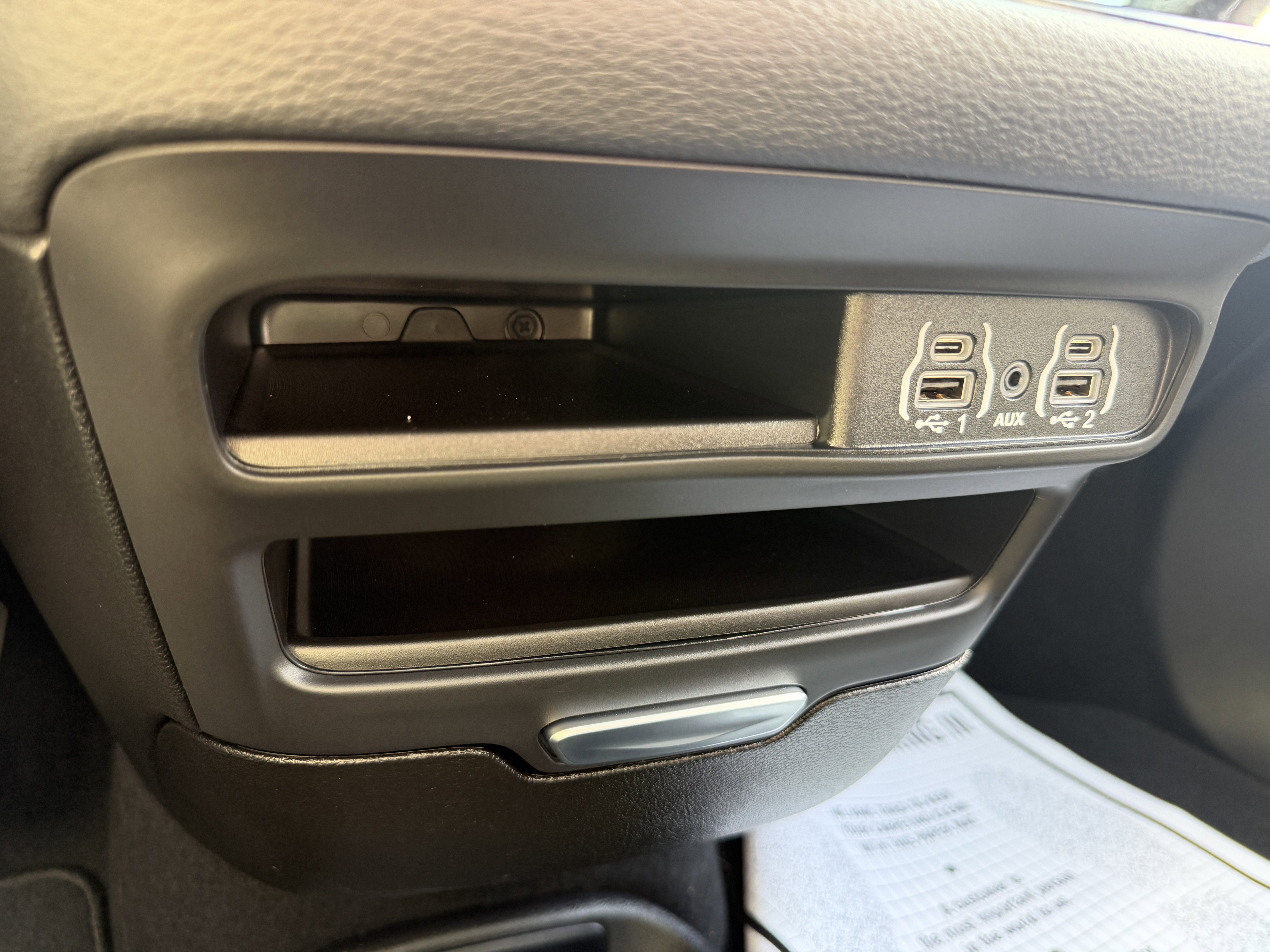 Used 2025 Chrysler Pacifica Select AWD/4WD image 42