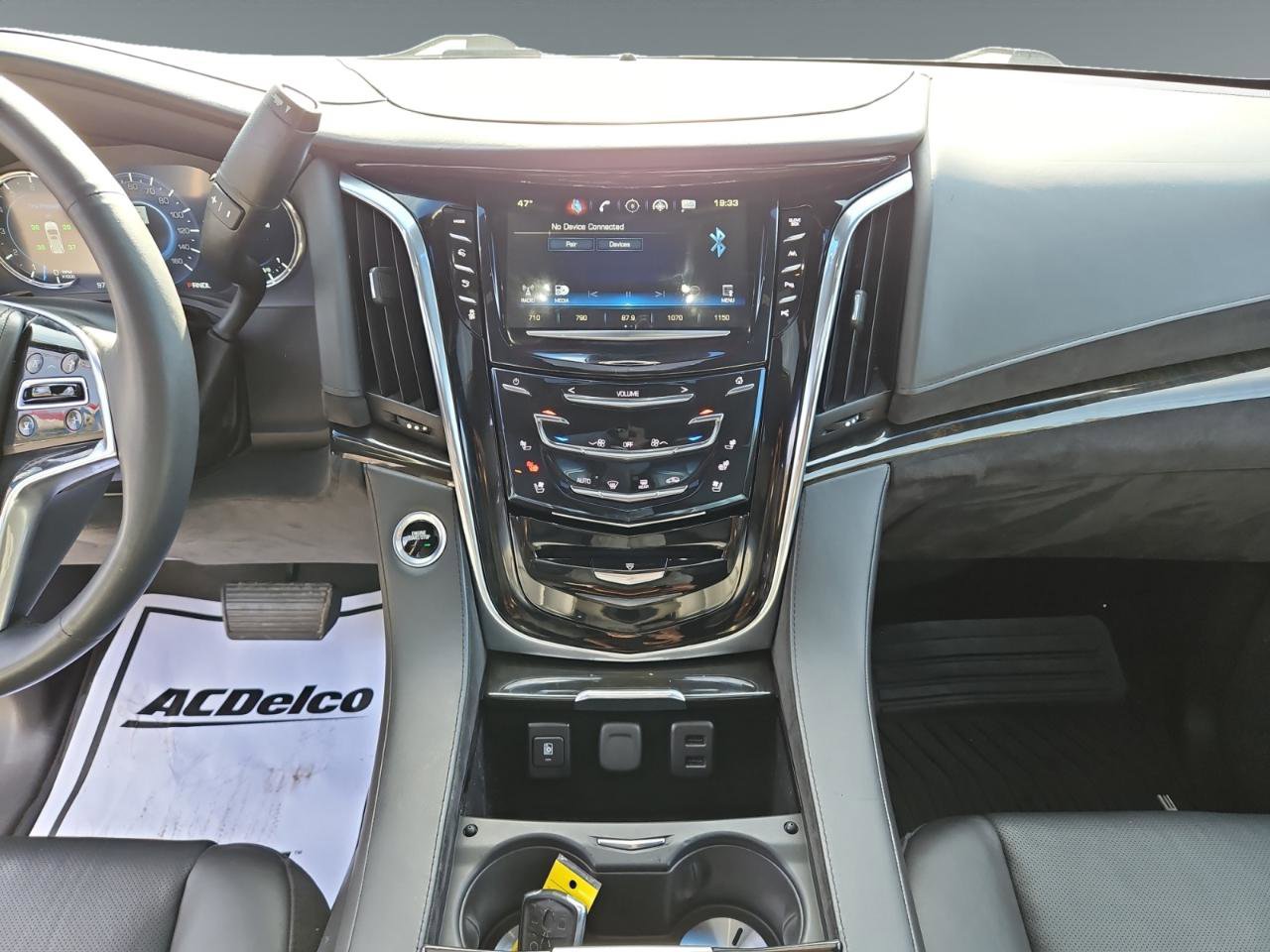 Used 2017 Cadillac Escalade ESV Platinum image 11