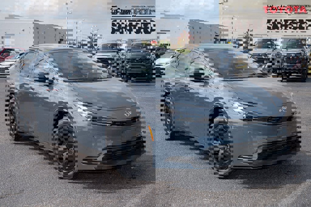 New 2026 Toyota Prius LE image 1