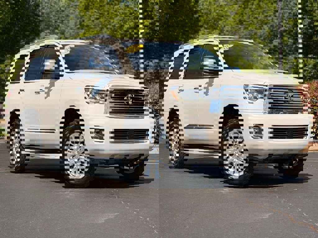 Used 2021 Toyota Sequoia Platinum AWD/4WD image 2