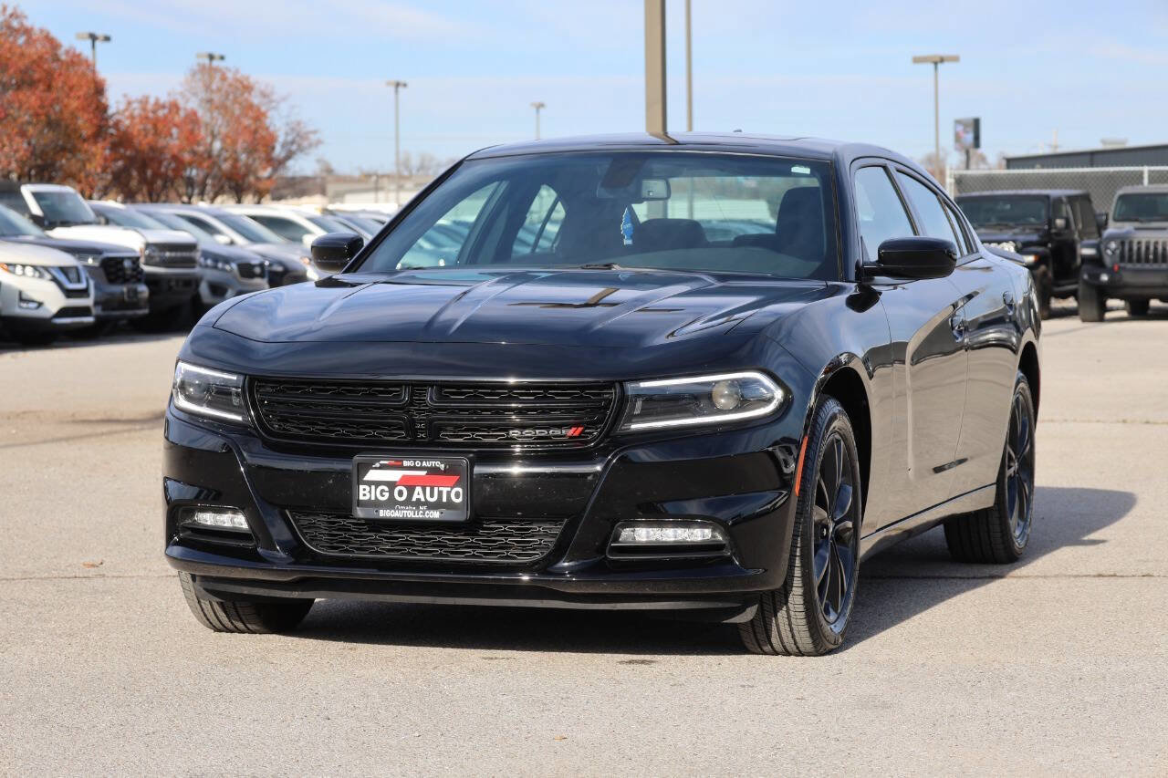 Used 2022 Dodge Charger SXT w/ Blacktop Package image 6