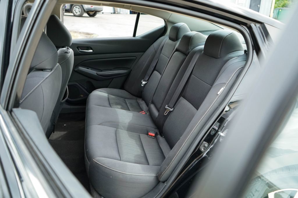 Used 2022 Nissan Altima 2.5 SV FWD image 9