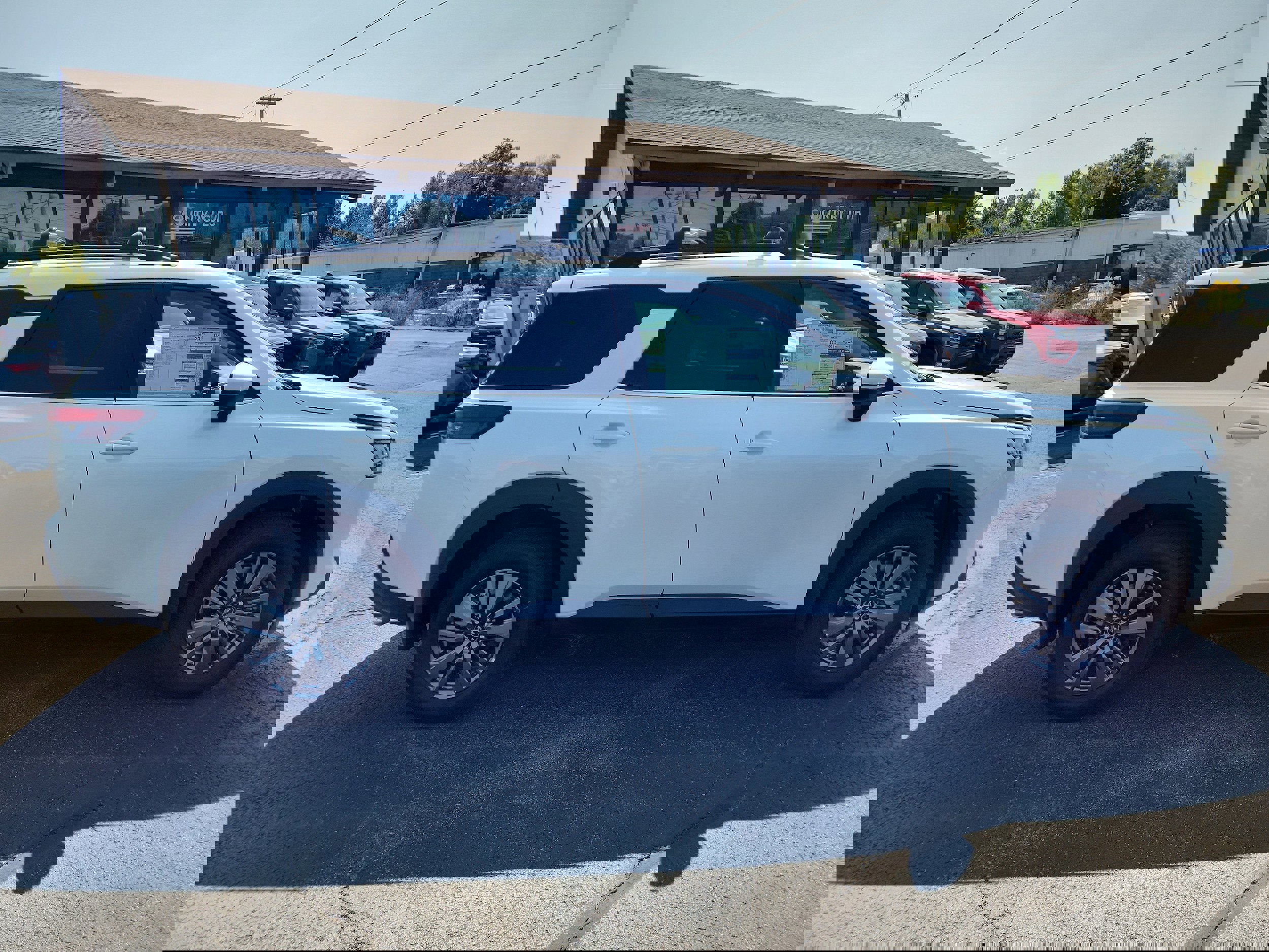 New 2025 Nissan Pathfinder SV w/ Black Appearance Package image 9