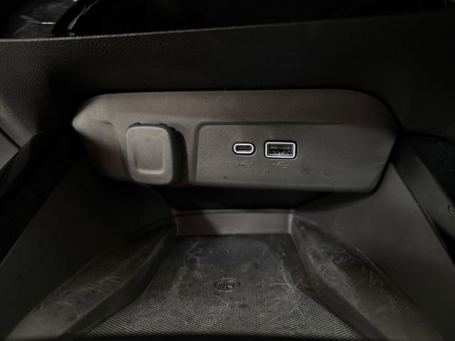 Used 2025 Chevrolet Trax ACTIV w/ Sunroof Package image 26