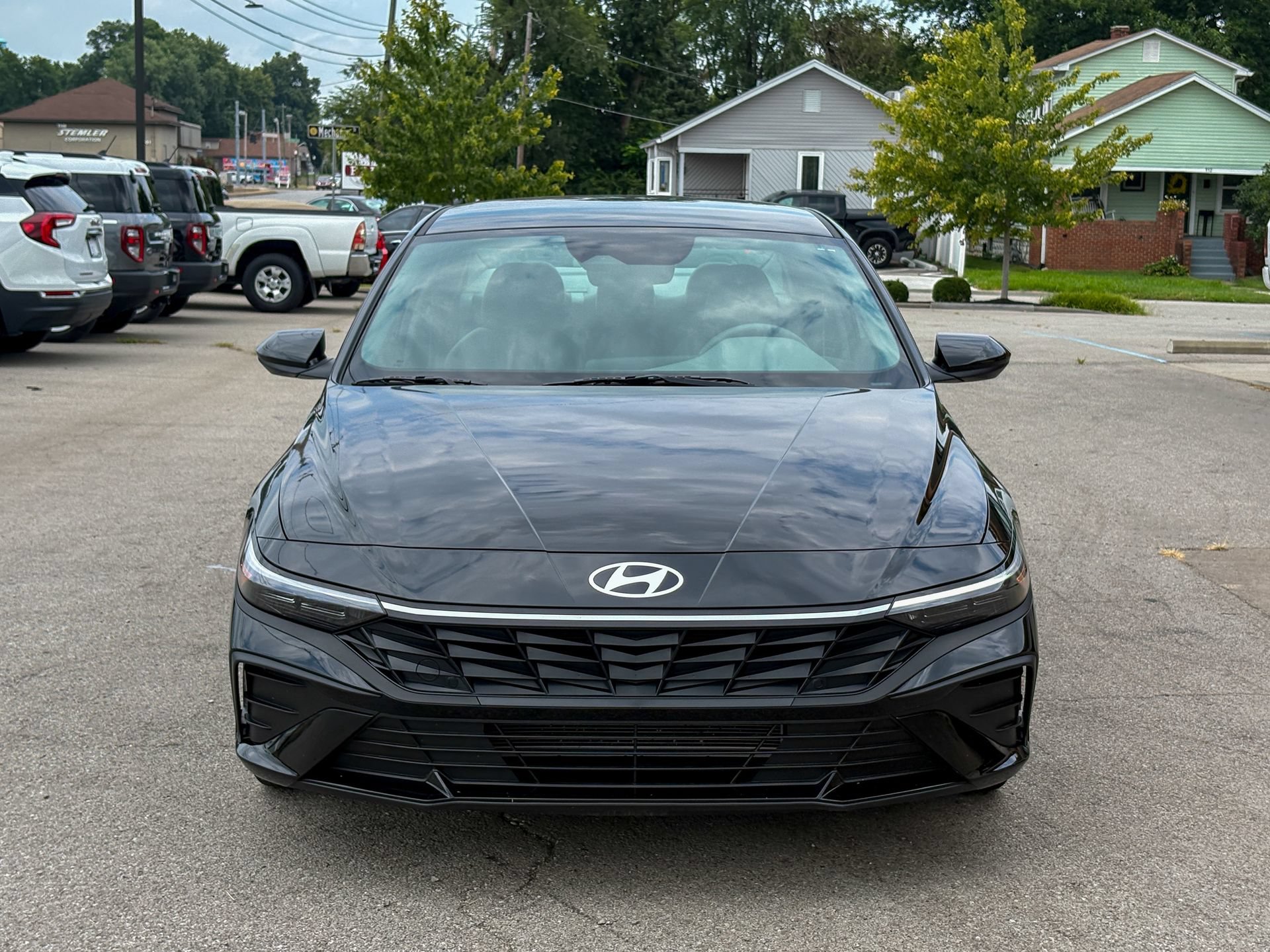 Used 2026 Hyundai Elantra Sport w/ Cargo Package FWD image 4