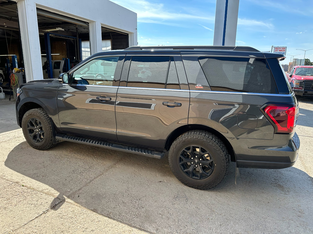Used 2022 Ford Expedition Timberline image 3