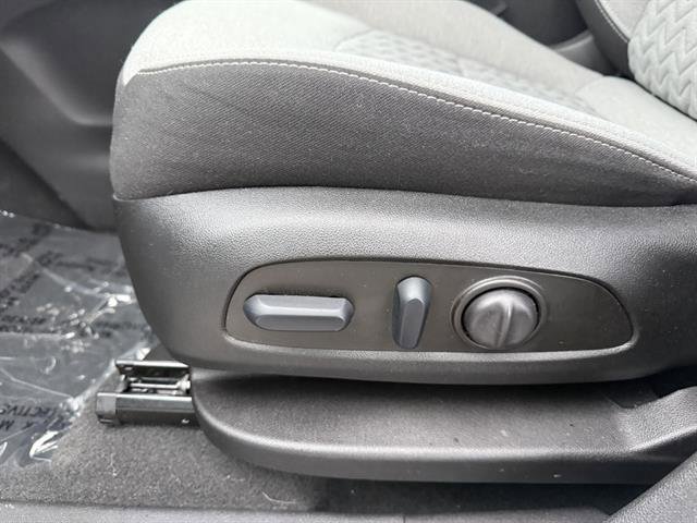 Used 2023 Chevrolet Equinox LT image 30