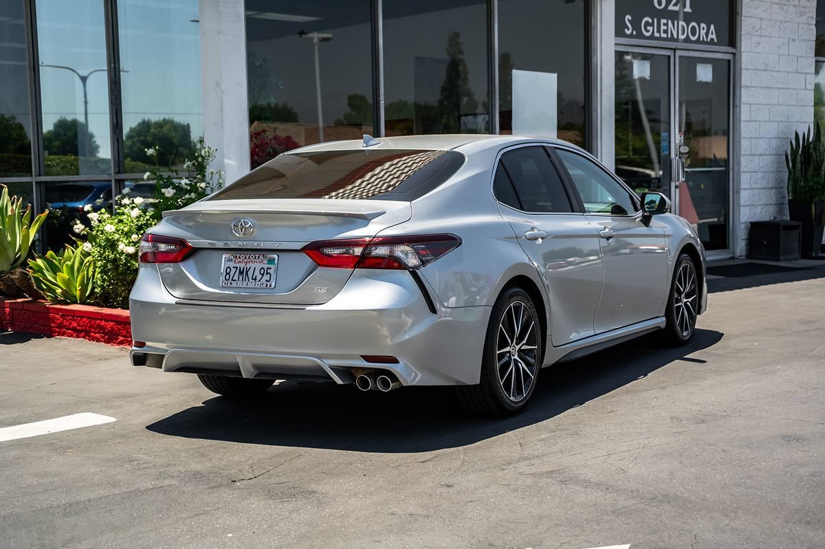 Used 2022 Toyota Camry SE w/ Convenience Package FWD image 4