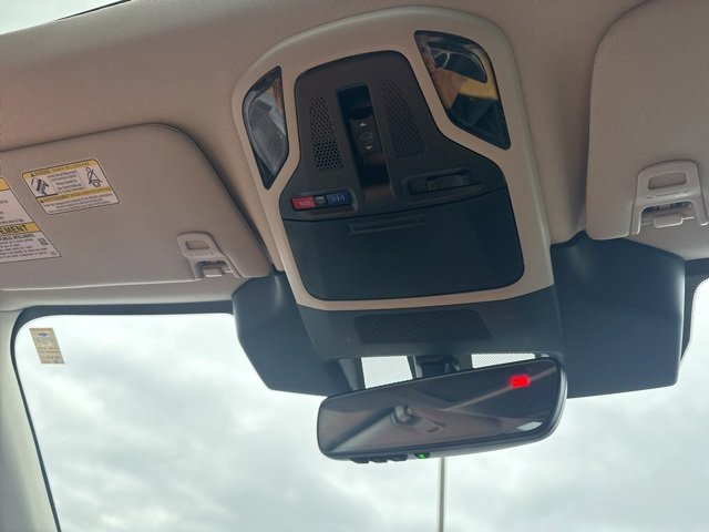 Used 2025 Subaru Outback Limited w/ Popular Package #2 image 19