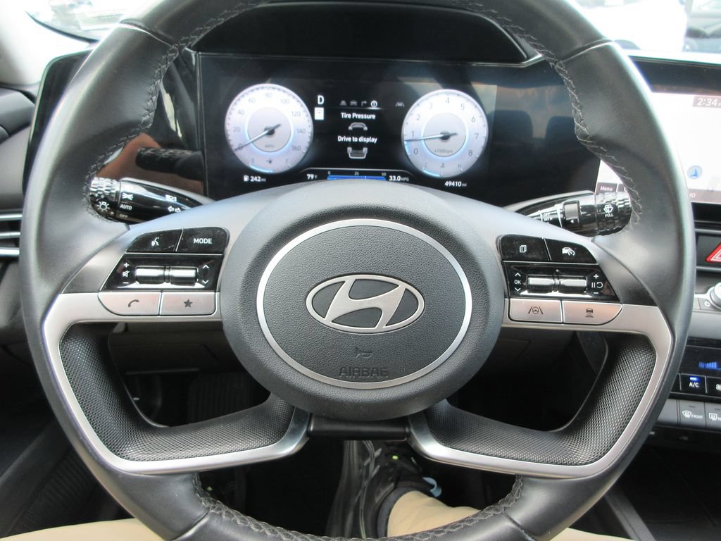 Used 2025 Hyundai Elantra SEL FWD image 22