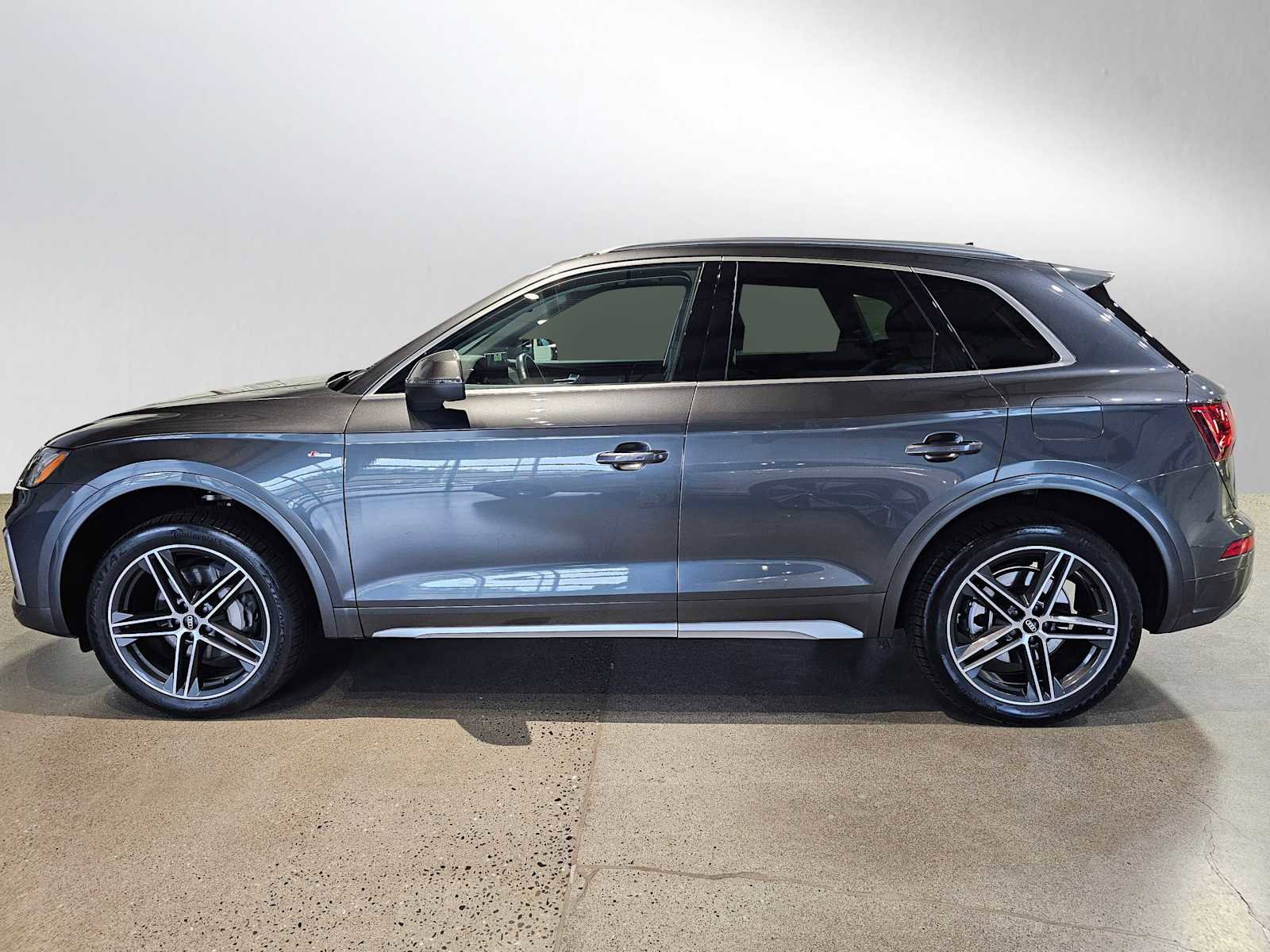 Used 2022 Audi Q5 e Premium Plus w/ Premium Plus Package image 4