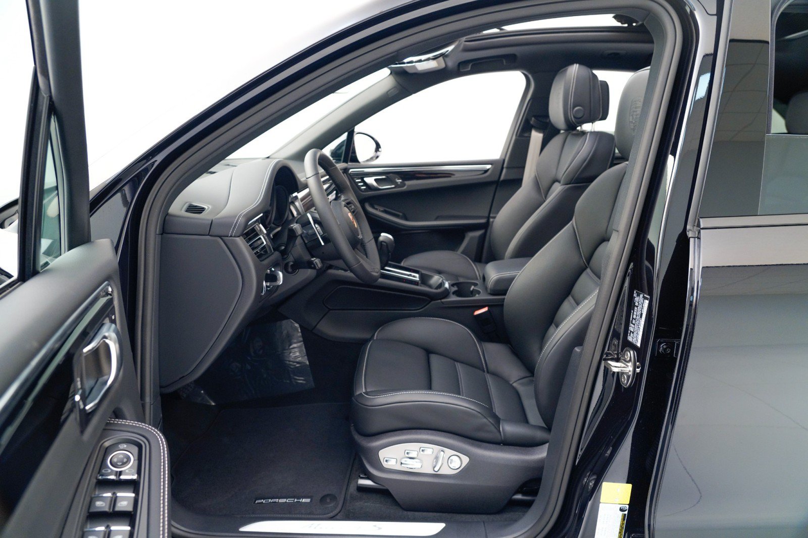 New 2026 Porsche Macan S AWD/4WD image 18