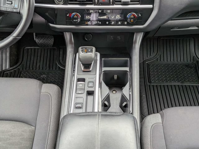 Used 2024 Nissan Pathfinder SV FWD image 18