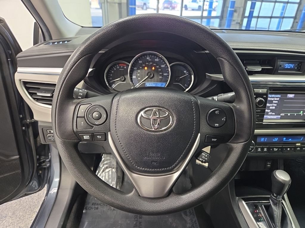Used 2015 Toyota Corolla LE image 12