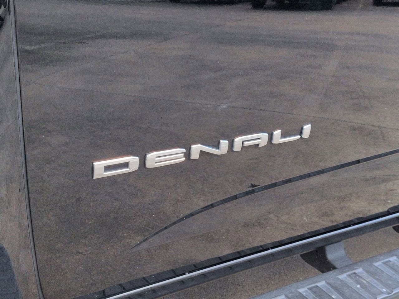 Used 2022 GMC Canyon Denali w/ Denali Black Edition Package AWD/4WD image 7