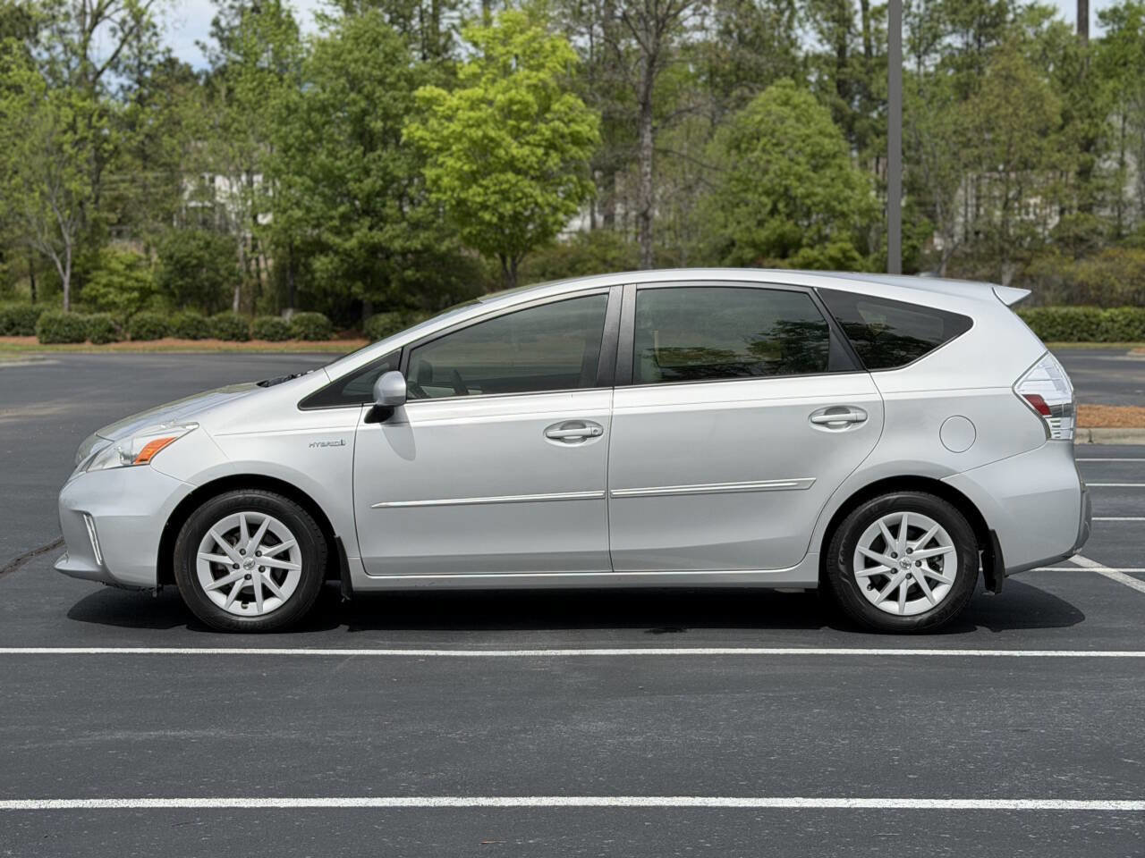 Used 2013 Toyota Prius V Three FWD image 4