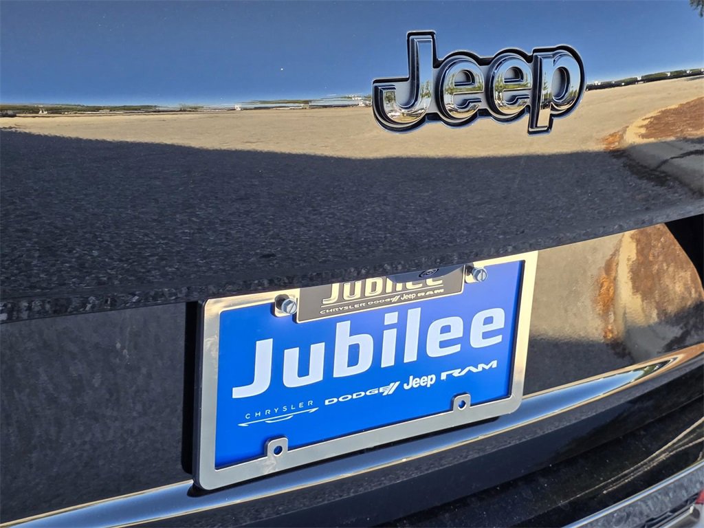 New 2025 Jeep Grand Cherokee L Altitude image 29