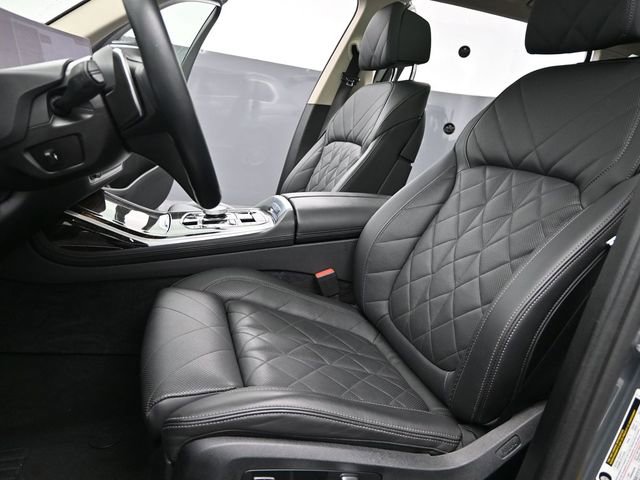 Used 2024 BMW X7 xDrive40i image 16