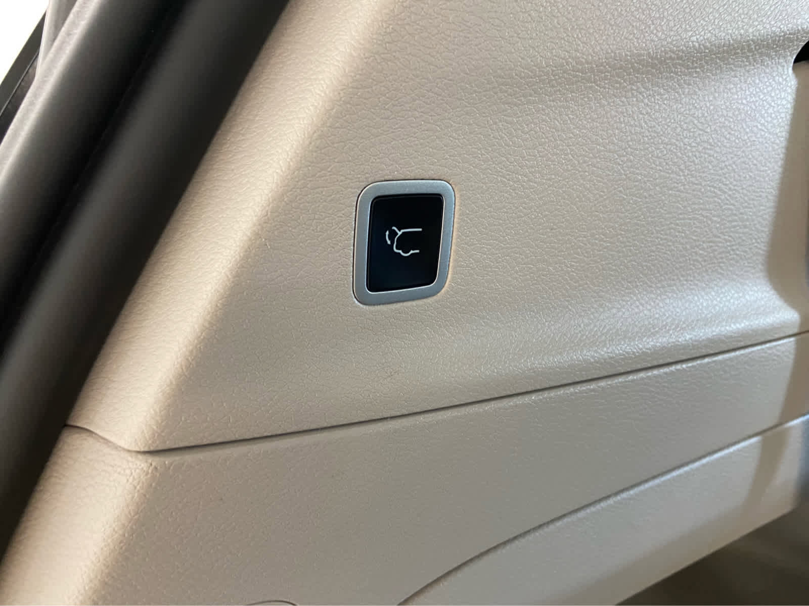 Used 2023 Chrysler Pacifica Touring-L image 8