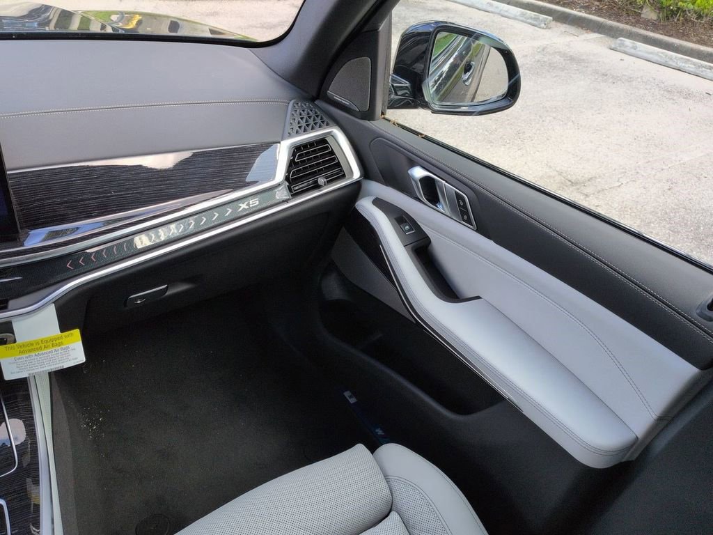 New 2026 BMW X5 sDrive40i w/ M Sport Package image 17