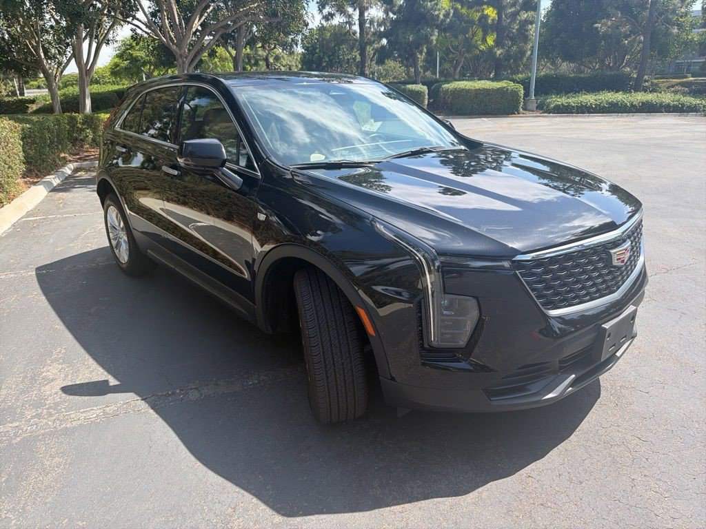 Certified 2024 Cadillac XT4 Luxury FWD image 3