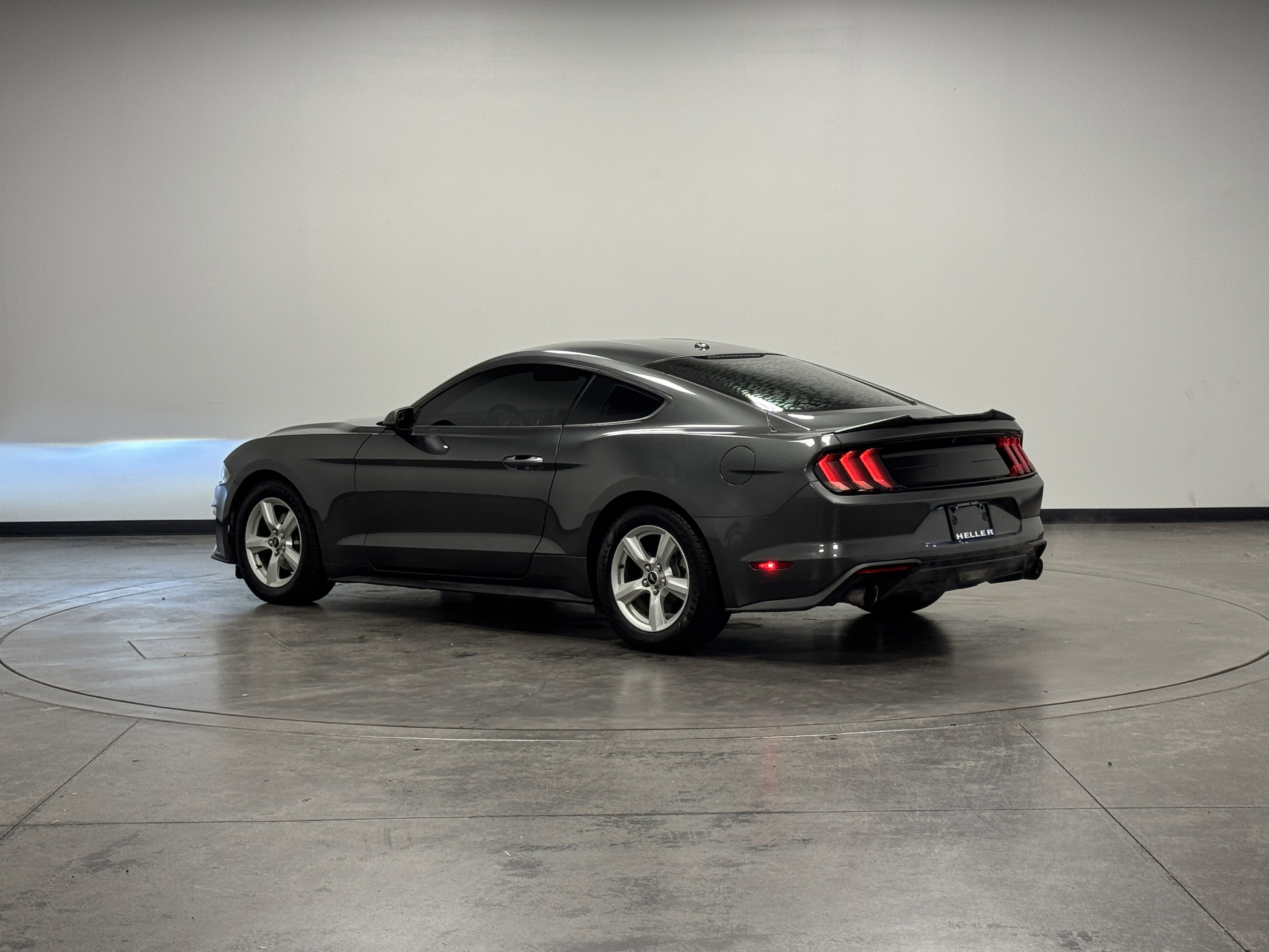 Used 2019 Ford Mustang Coupe image 6