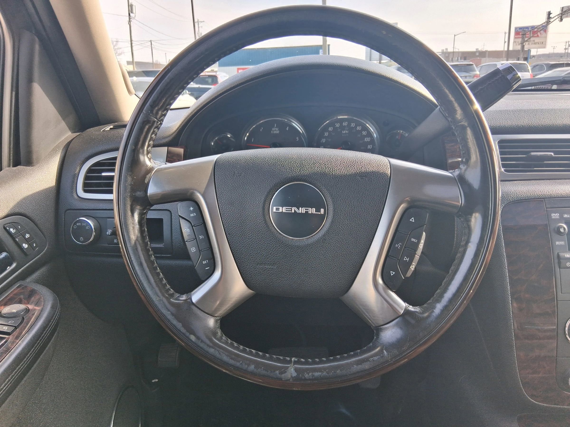 Used 2007 GMC Yukon Denali image 17