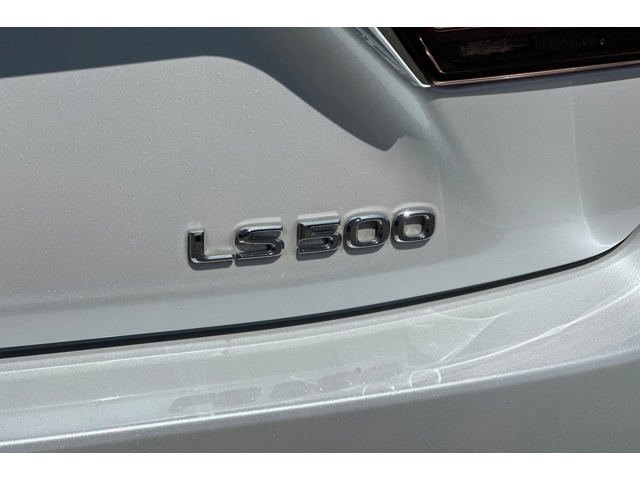 Used 2022 Lexus LS 500 w/ Cold Weather Package (CK) RWD image 26