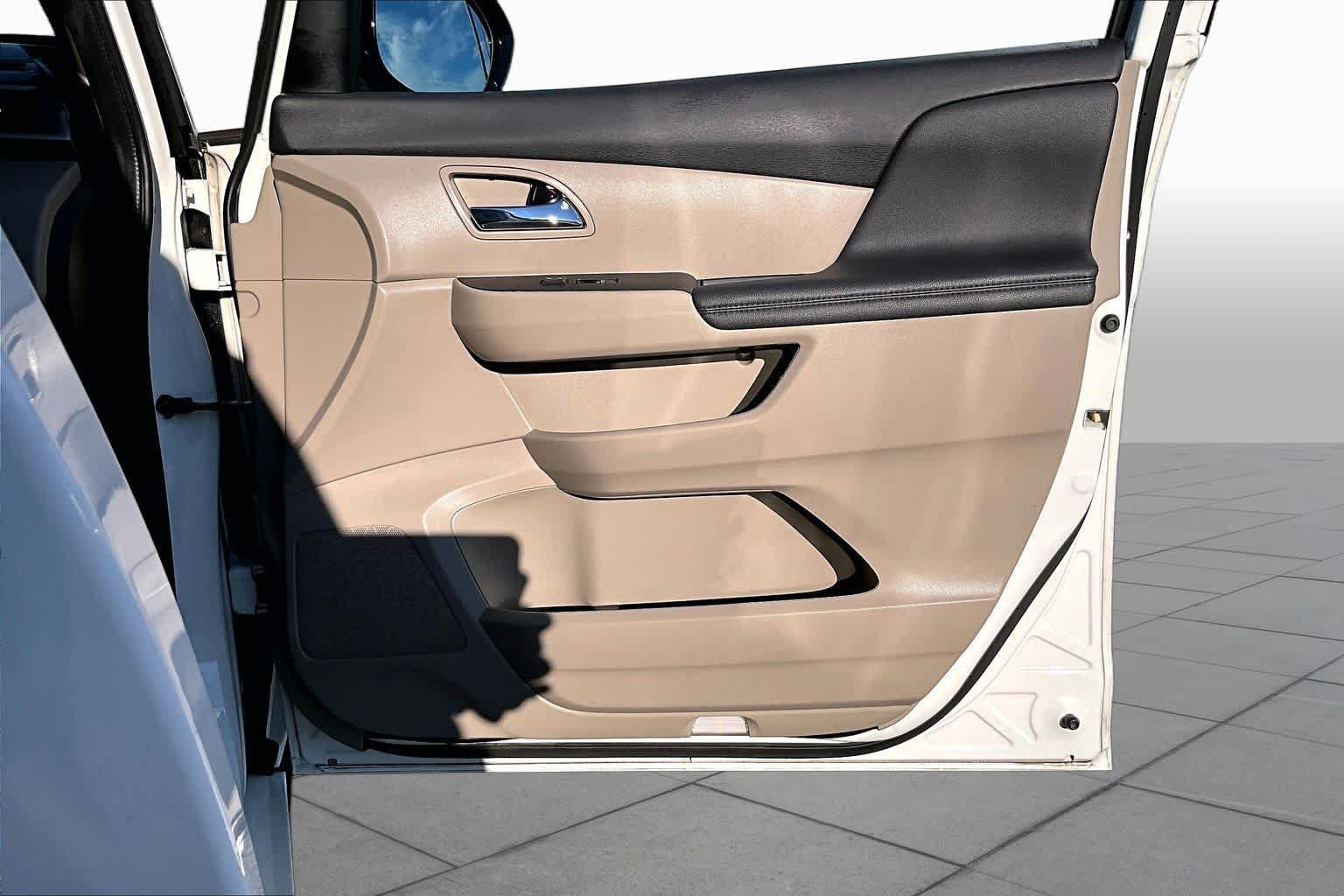 Used 2016 Honda Odyssey Touring image 23