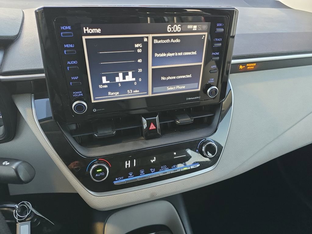 Used 2022 Toyota Corolla LE image 23