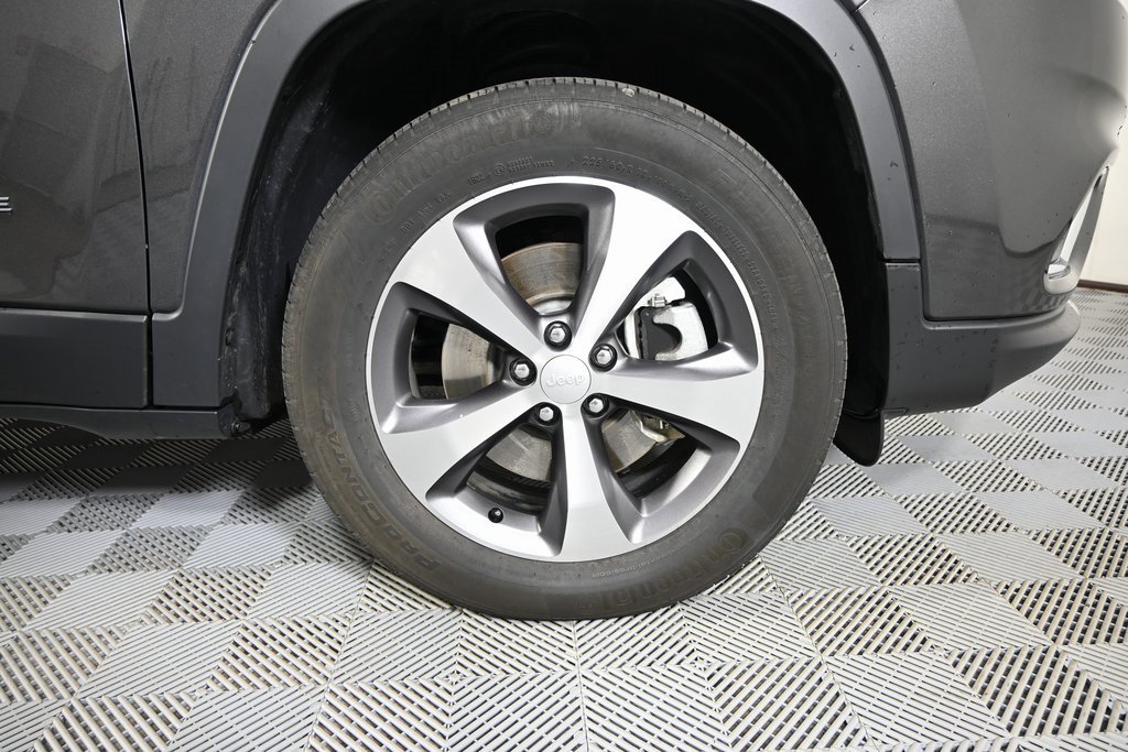 Used 2022 Jeep Cherokee Limited image 11