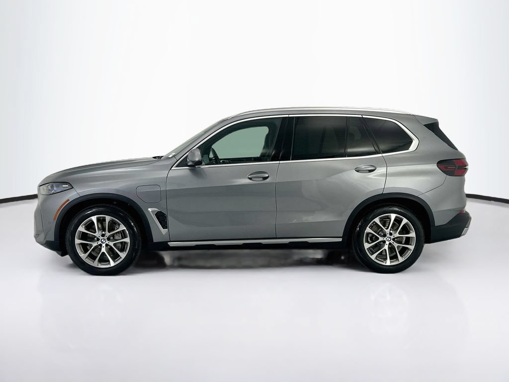 Certified 2026 BMW X5 xDrive50e w/ Climate Comfort Package AWD/4WD image 8