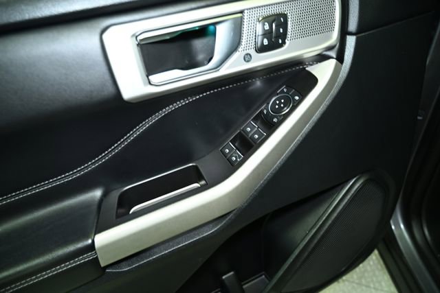 Used 2021 Ford Explorer Limited w/ Equipment Group 301A image 27