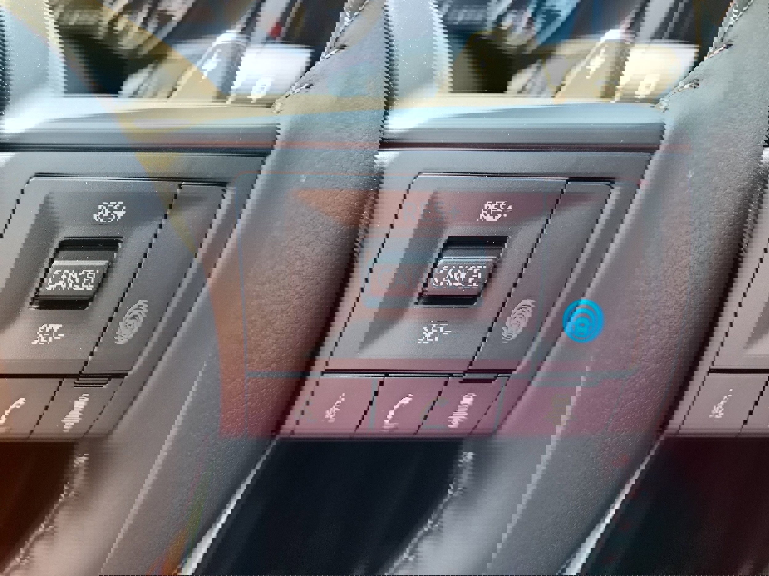 New 2025 Nissan Pathfinder SV w/ Black Appearance Package image 18