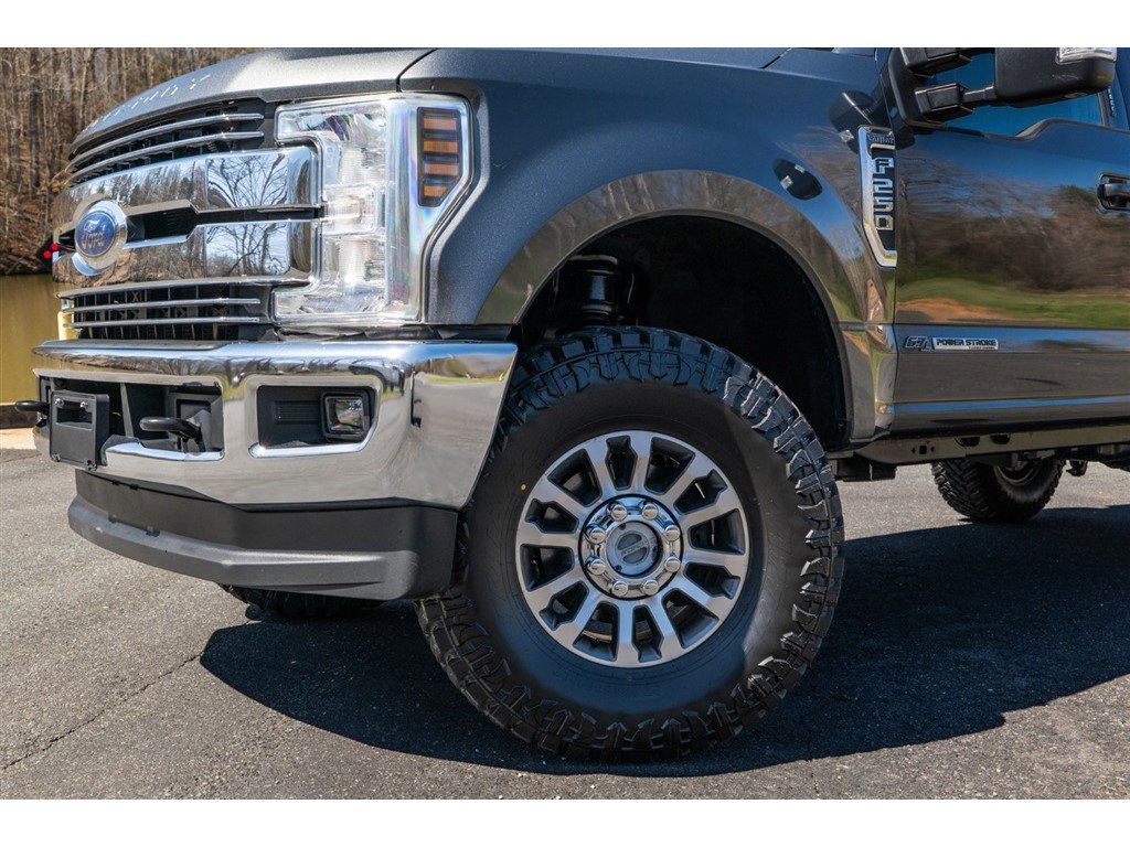 Used 2019 Ford F250 Lariat w/ Lariat Value Package image 2